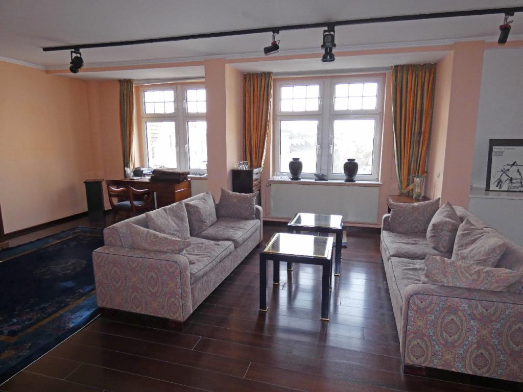 NEU: Ein Traum für Dachgeschossliebhaber direkt im Zentrum von Wiesdorf! - Photo 4