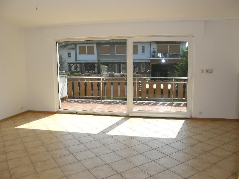 Großzügig geschnittene 3-Zimmer-Dachgeschoss-Wohnung im Zweifamilienhaus. - Foto 2