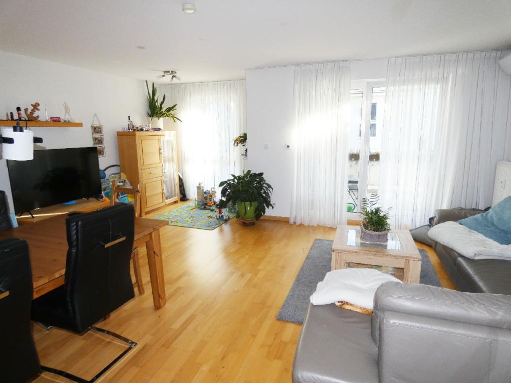 Moderne 4-Zimmer-Wohnung mit Einbauküche und Südbalkon - Photo 2