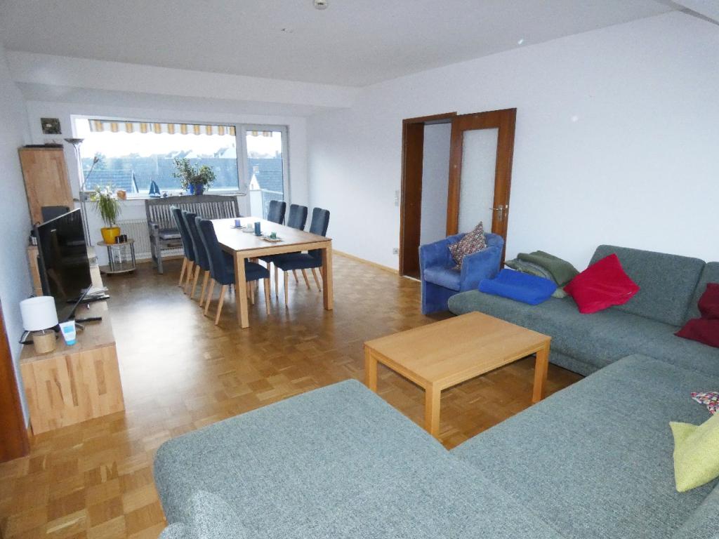 Geräumige 3-Zimmer-Dachgeschoss-Wohnung in zentraler Lage von Köln-Dünnwald! - Photo 3