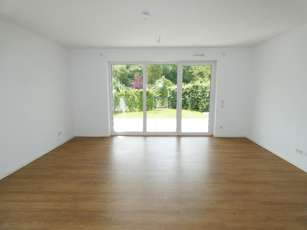 Modern geschnittene 4-Zimmer-Erdgeschoss-Wohnung mit Garten und Einbauküche! - Photo 1