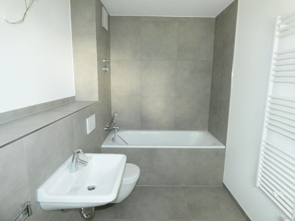 Modern geschnittene 4-Zimmer-Erdgeschoss-Wohnung mit Garten und Einbauküche! - Photo 5