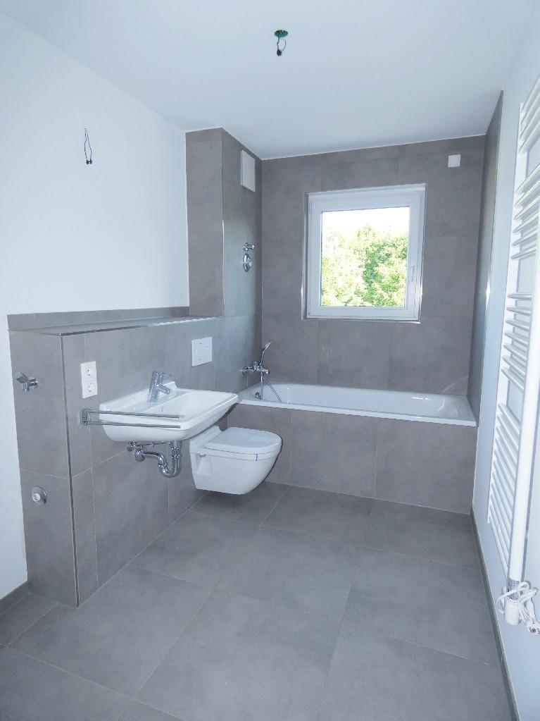 Modern geschnittene 4-Zimmer-Wohnung mit Einbauküche und Aufzug - Photo 5