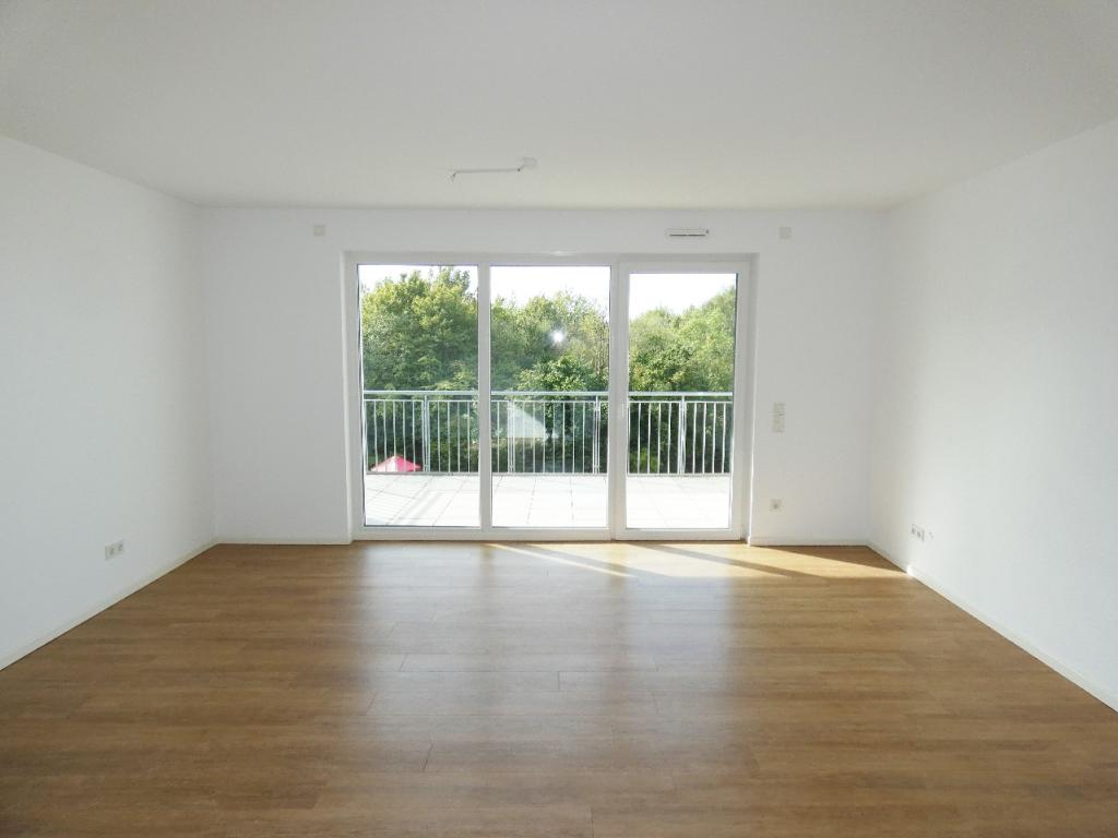 Moderne 4-Zimmer-Dachgeschoss-Wohnung mit Einbauküche und Aufzug - Foto 2
