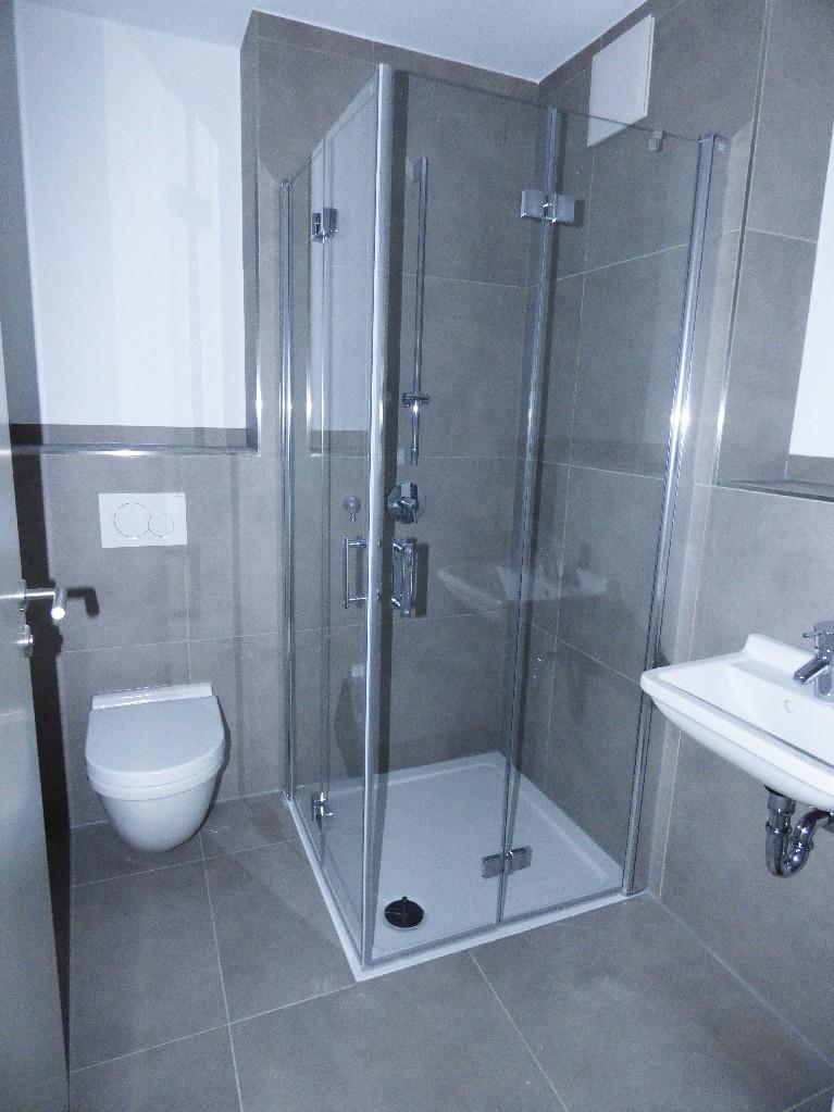 Moderne 4-Zimmer-Dachgeschoss-Wohnung mit Einbauküche und Aufzug - Foto 5