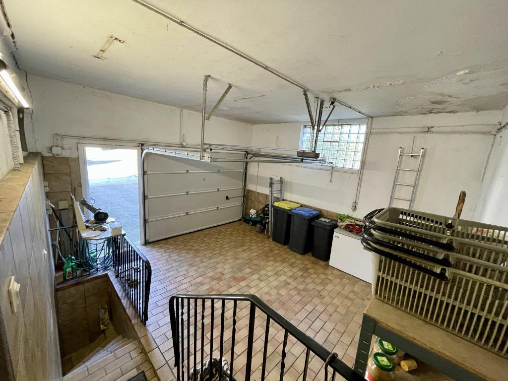 Garage (EG)