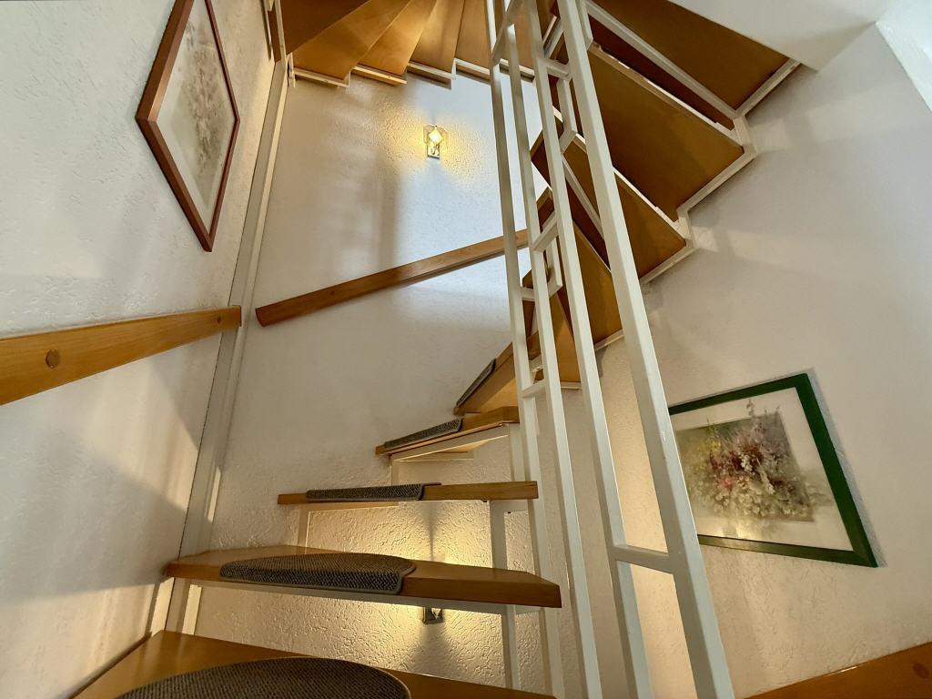 Treppenlauf zum Obergeschoss