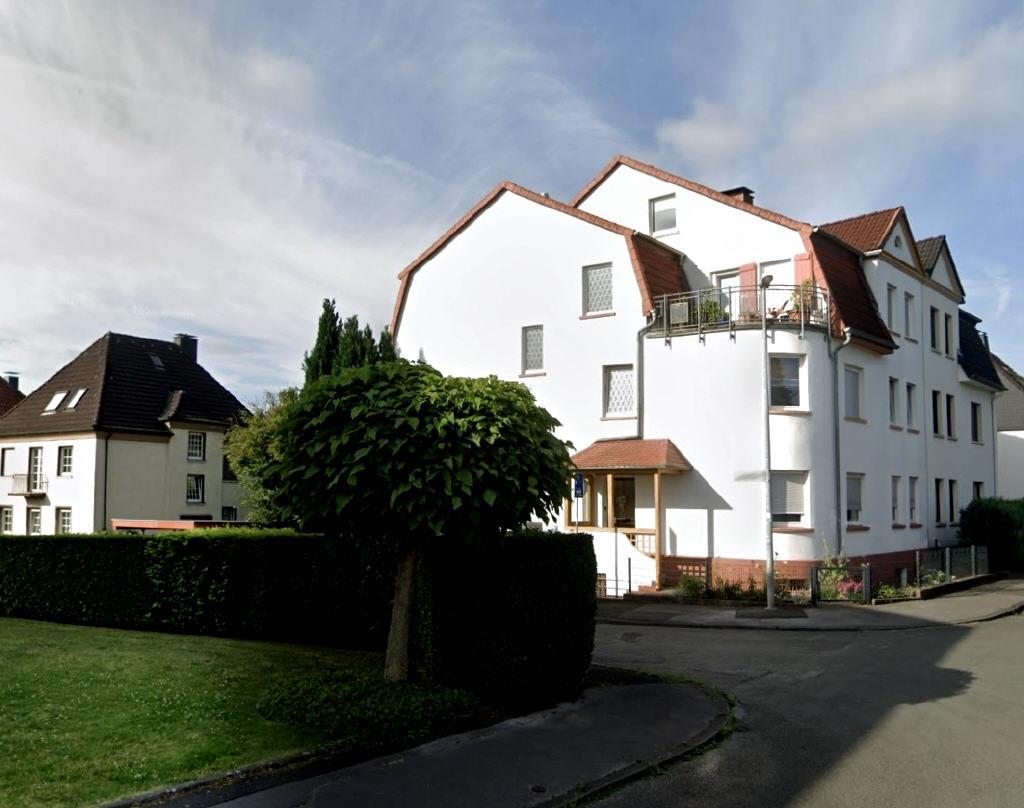Ansicht Wohnhaus und Umgebung