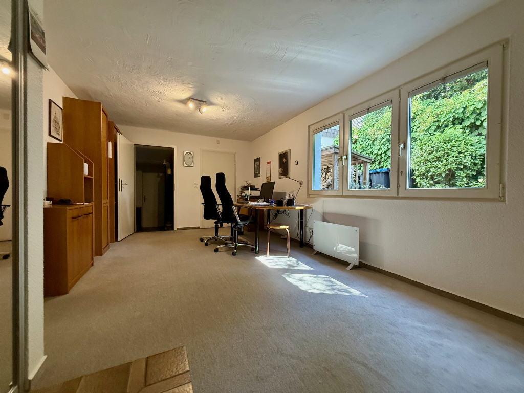 Einliegerwohnung (z. Zt. Home-Office)
