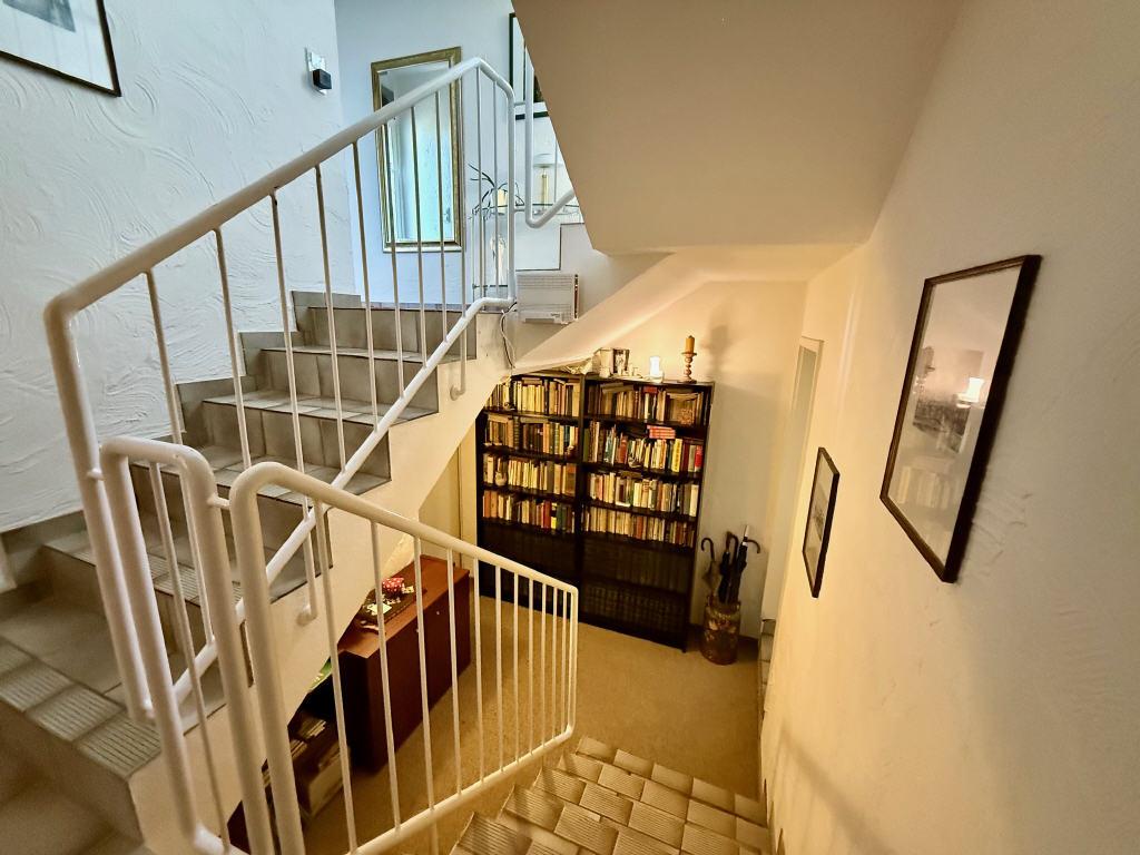 Treppenlauf zur Einliegerwohnung