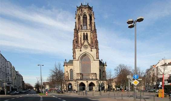Neusserstr. Agneskirche