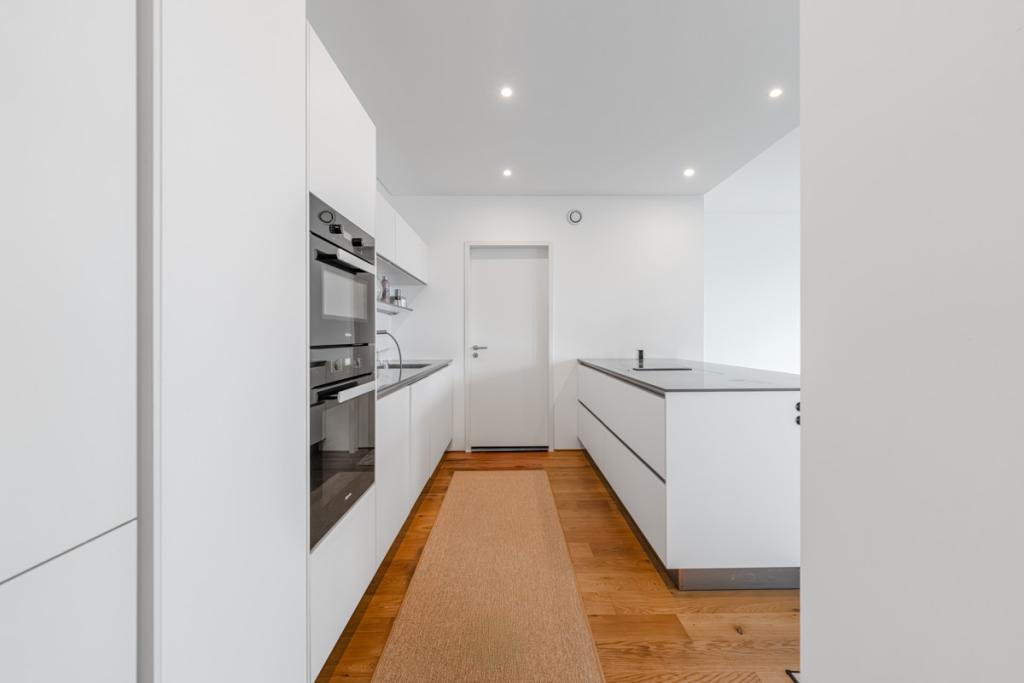 Moderne 4-Zimmer-Wohnung mit Rheinblick, hochwertiger Ausstattung & großzügiger Terrasse - Photo 3