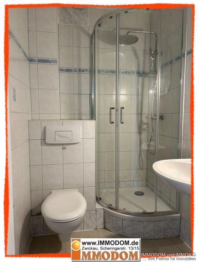 1,5-Zimmer-Wohnung in Zwickau mit BALKON zur Südseite und mit KÜCHENZEILE zu vermieten! - Photo 2