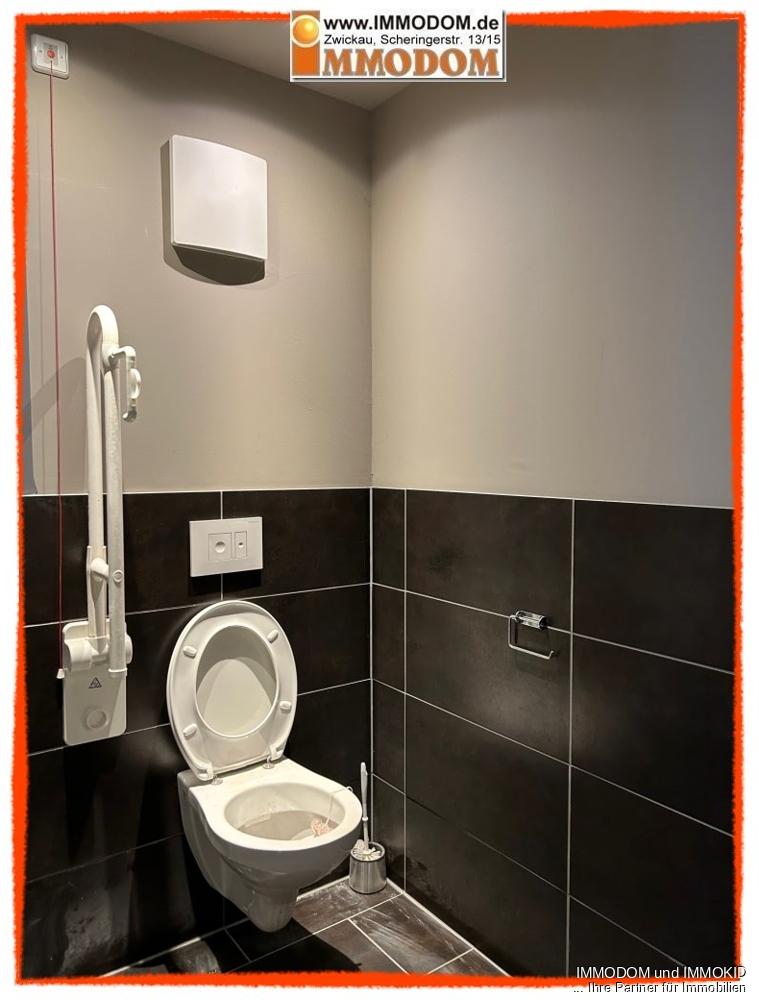 behindertengerechte Toilette