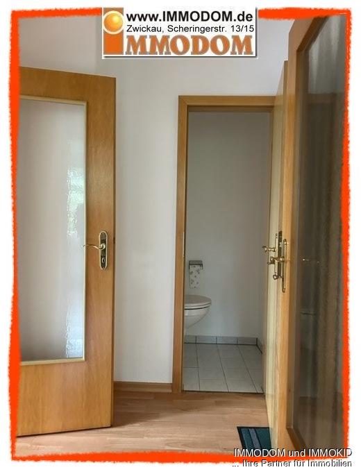2-Zimmer-Dachwohnung mit Dusche in Küche +++ Einzug sofort möglich +++ preiswert zu vermieten! - Photo 3