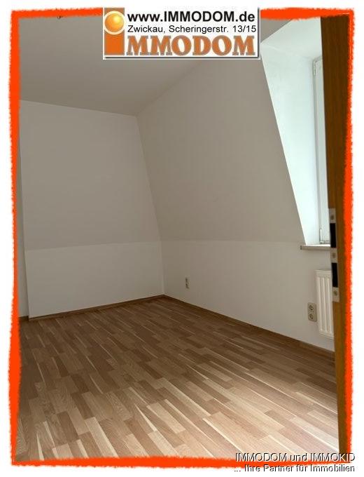 2-Zimmer-Dachwohnung mit Dusche in Küche +++ Einzug sofort möglich +++ preiswert zu vermieten! - Photo 2