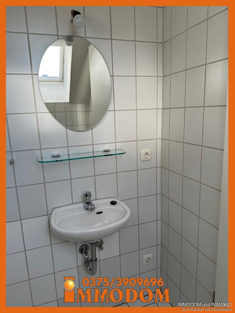 2-Zimmer-Wohnung mit Einbauküche, Balkon und Personenaufzug mitten in Zwickau, zu vermieten! - Foto 5