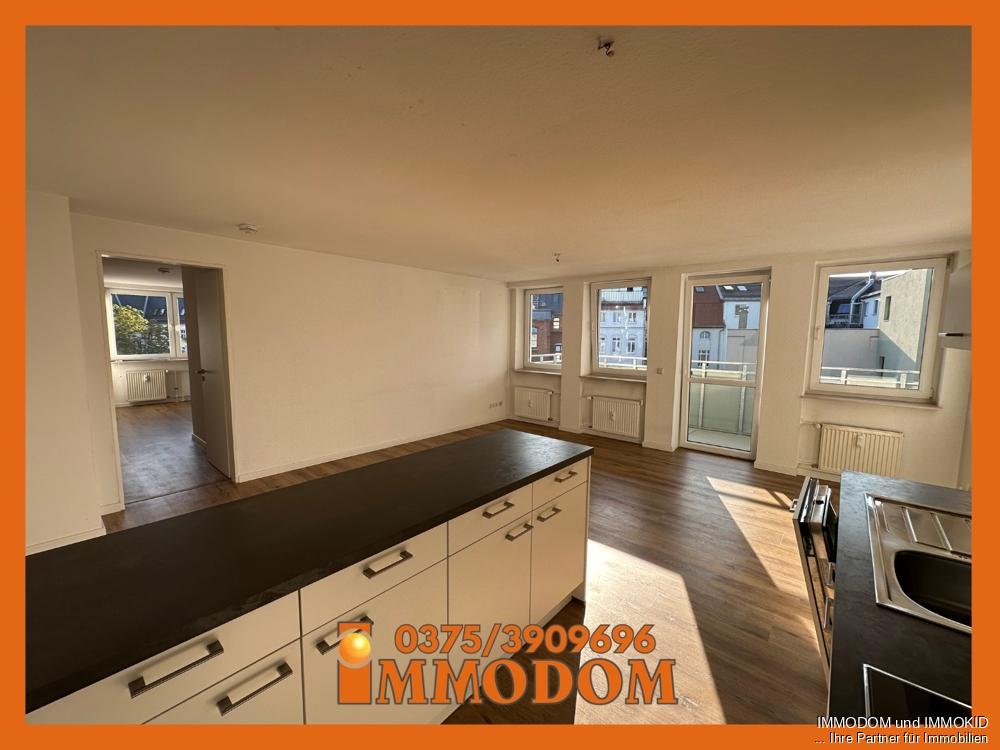 2-Zimmer-Wohnung mit Einbauküche, Balkon und Personenaufzug mitten in Zwickau, zu vermieten! - Foto 1