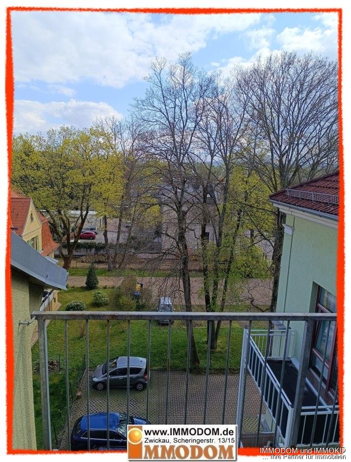 3-Zimmer-Dachgeschoss Wohnung mit BALKON, PKW-Stellplatz und offener Küche im Wohnzimmer zu vermieten! - Photo 3