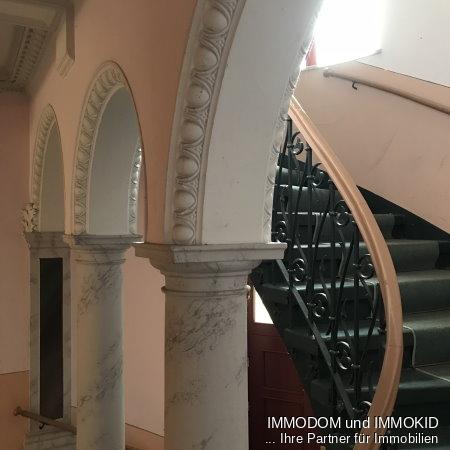 3-Zimmer-Dachgeschoss Wohnung mit BALKON, PKW-Stellplatz und offener Küche im Wohnzimmer zu vermieten! - Foto 4