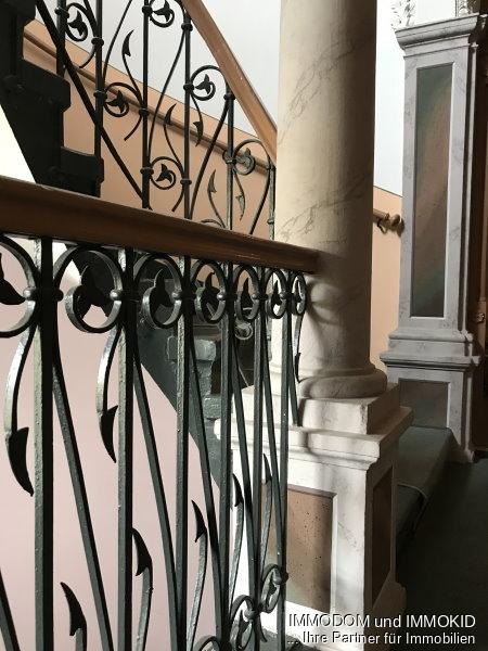 3-Zimmer-Dachgeschoss Wohnung mit BALKON, PKW-Stellplatz und offener Küche im Wohnzimmer zu vermieten! - Foto 5