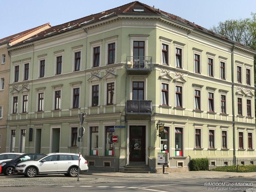 3-Zimmer-Dachgeschoss Wohnung mit BALKON, PKW-Stellplatz und offener Küche im Wohnzimmer zu vermieten! - Foto 3