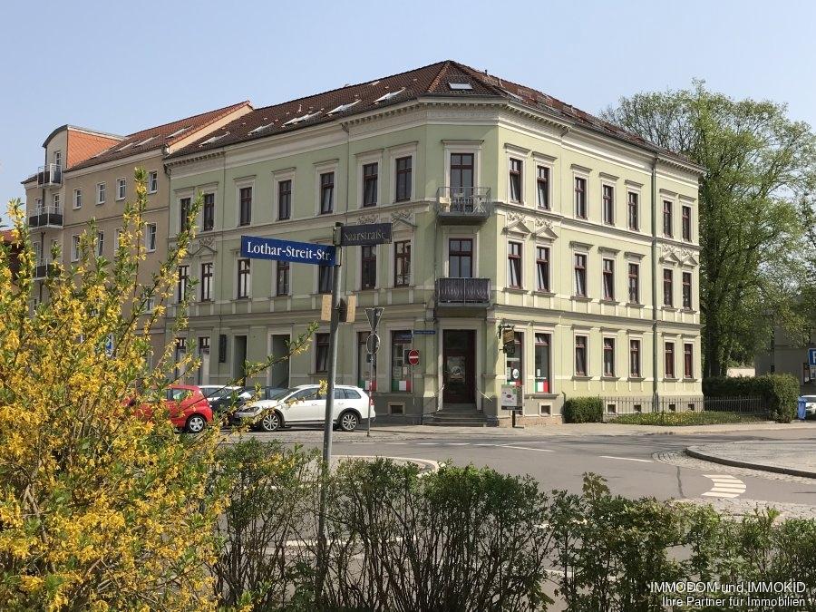 3-Zimmer-Dachgeschoss Wohnung mit BALKON, PKW-Stellplatz und offener Küche im Wohnzimmer zu vermieten! - Foto 2