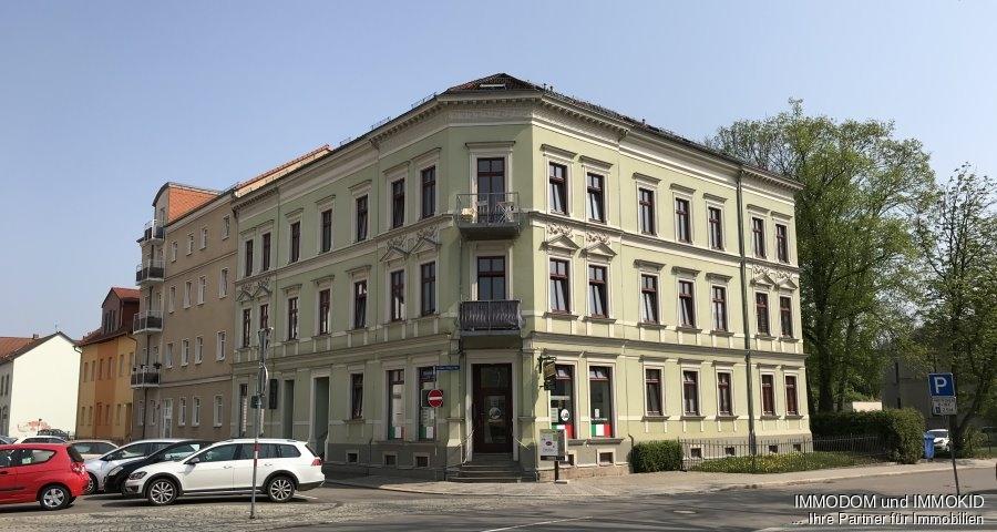 3-Zimmer-Dachgeschoss Wohnung mit BALKON, PKW-Stellplatz und offener Küche im Wohnzimmer zu vermieten! - Foto 1