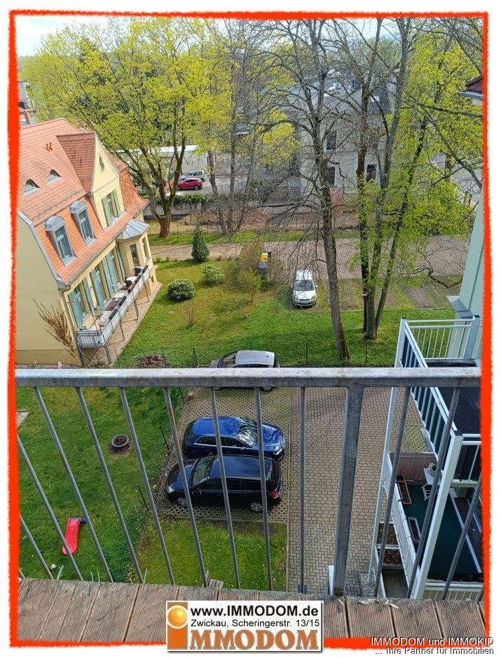 3-Zimmer-Dachgeschoss Wohnung mit BALKON, PKW-Stellplatz und offener Küche im Wohnzimmer zu vermieten! - Foto 3