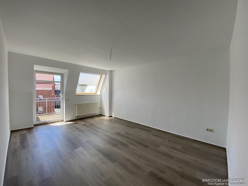 3,5-Zimmer-Dachgeschoss-Maisonettenwohnung mit Balkon in Zwickau-Oberplanitz zu vermieten! - Photo 1