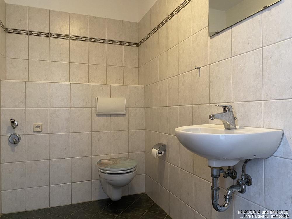 3,5-Zimmer-Dachgeschoss-Maisonettenwohnung mit Balkon in Zwickau-Oberplanitz zu vermieten! - Photo 5