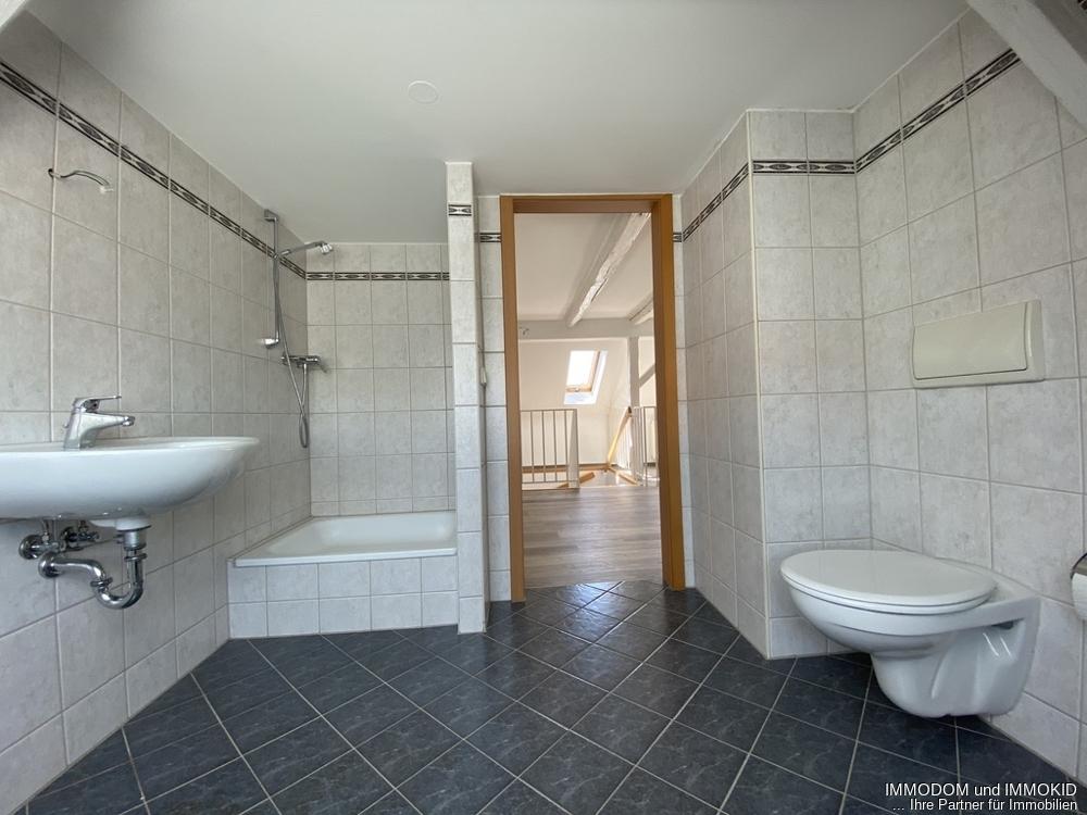 3,5-Zimmer-Dachgeschoss-Maisonettenwohnung mit Balkon in Zwickau-Oberplanitz zu vermieten! - Photo 4