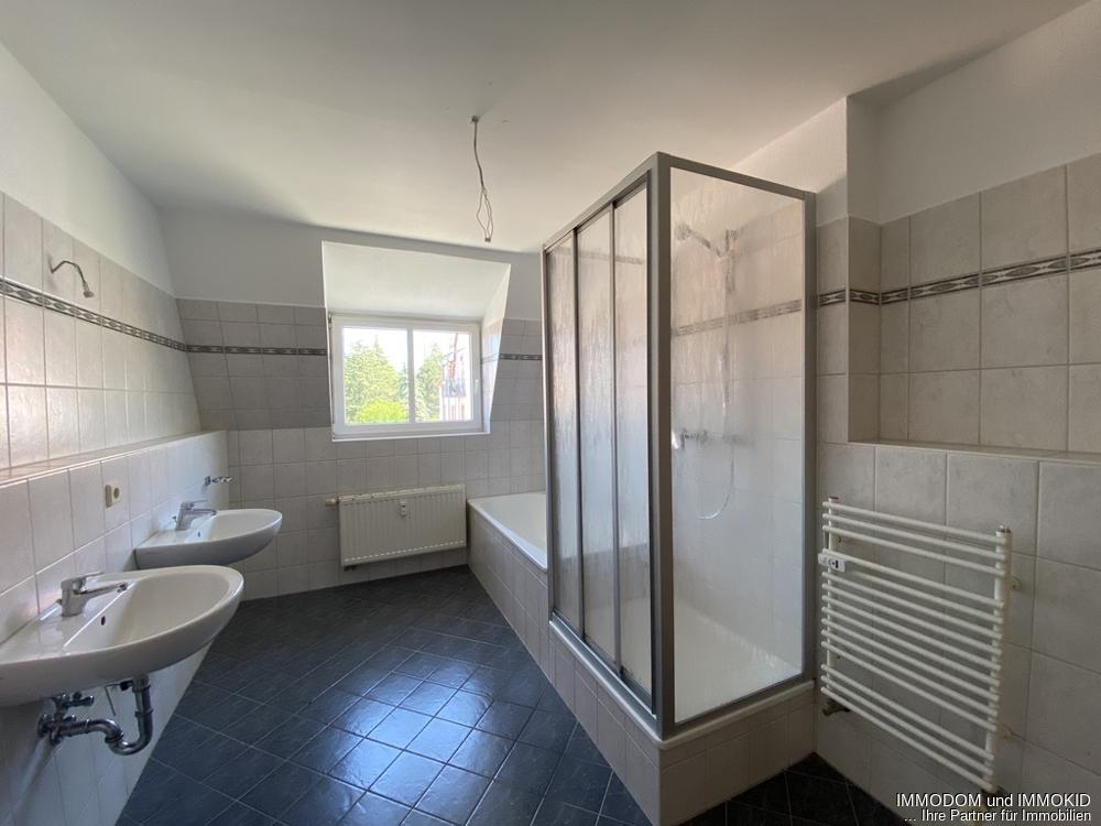 3-Zimmer-Dachgeschoss-Maisonettenwohnung mit Balkon in Zwickau-Oberplanitz zu vermieten! - Foto 4