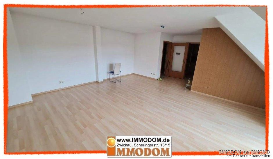 Große 2-Raum-Wohnung mit Einbauküche, BALKON und Personenaufzug zentral in Zwickau zu vermieten! - Photo 2