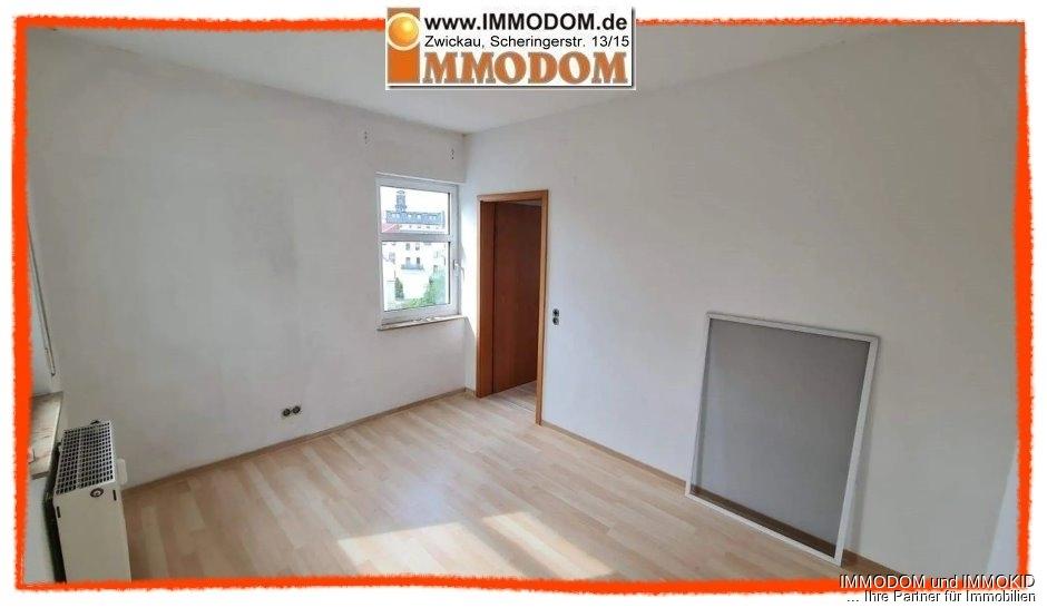 Große 2-Raum-Wohnung mit Einbauküche, BALKON und Personenaufzug zentral in Zwickau zu vermieten! - Photo 1