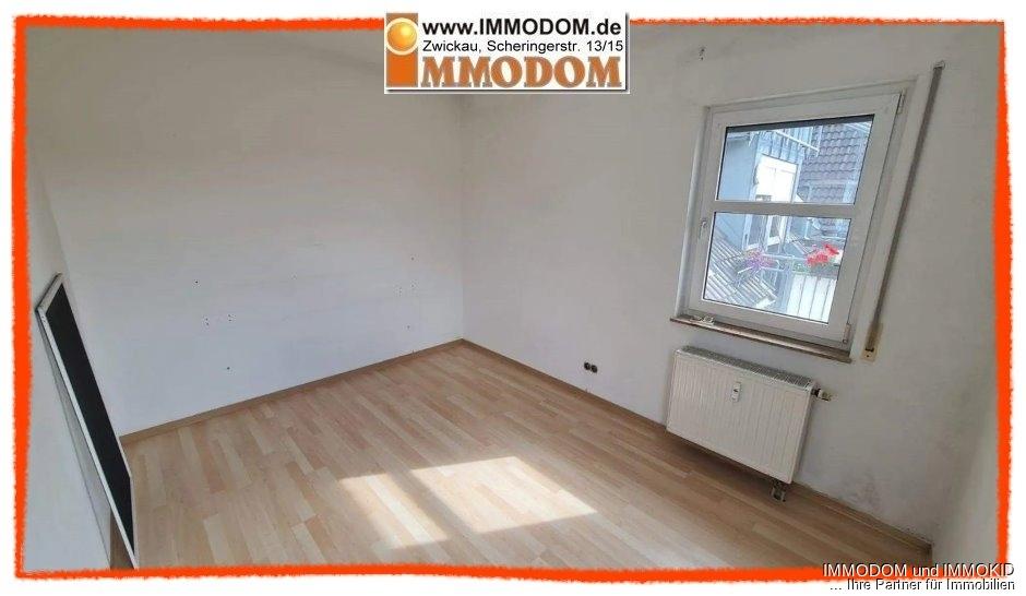 Große 2-Raum-Wohnung mit Einbauküche, BALKON und Personenaufzug zentral in Zwickau zu vermieten! - Photo 3