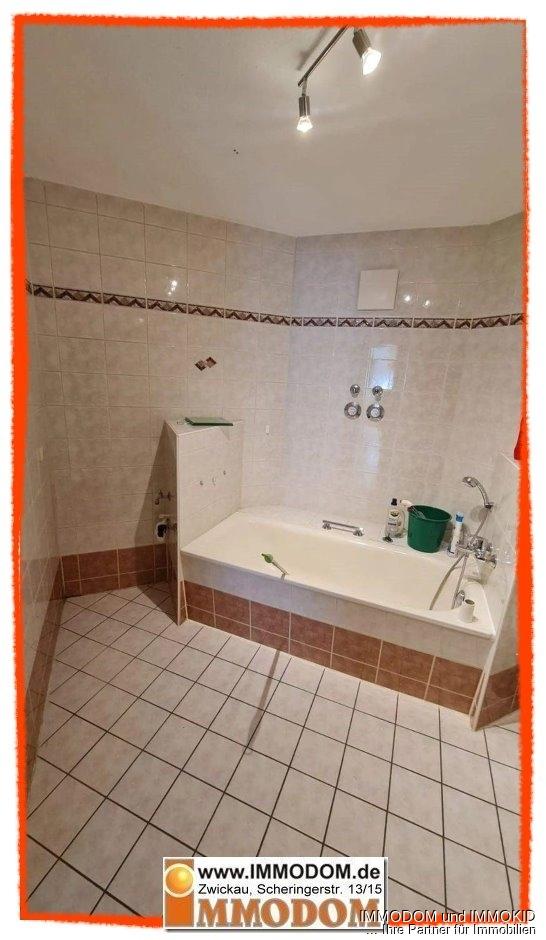Große 2-Raum-Wohnung mit Einbauküche, BALKON und Personenaufzug zentral in Zwickau zu vermieten! - Photo 5