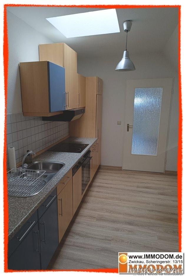 2-Zimmer-Dachgeschosswohnung mit EINBAUKÜCHE in Zwickau-Zentrum zu vermieten! - Photo 2