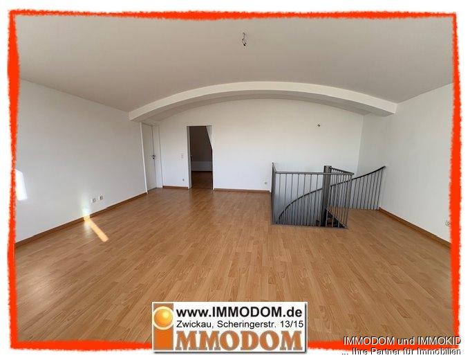 2-Zimmer-Dachgeschoss-Maisonetten-Wohnung mit BALKON und EINBAUKÜCHE mitten im Herzen von Zwickau - Photo 2