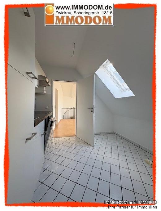 2-Zimmer-Dachgeschoss-Maisonetten-Wohnung mit BALKON und EINBAUKÜCHE mitten im Herzen von Zwickau - Photo 4