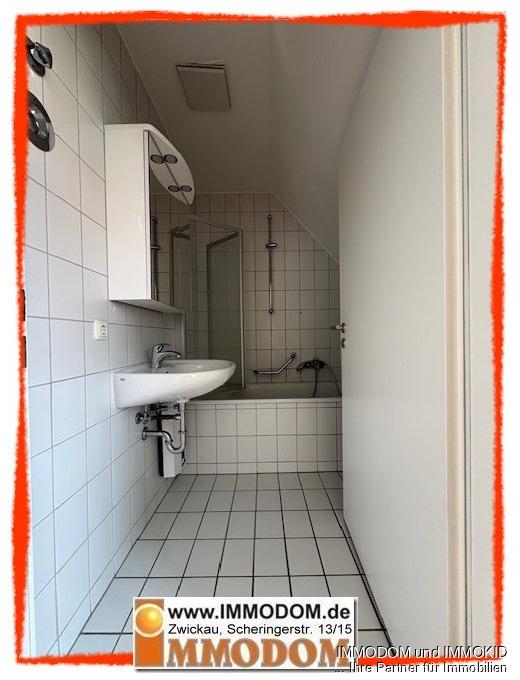 2-Zimmer-Dachgeschoss-Maisonetten-Wohnung mit BALKON und EINBAUKÜCHE mitten im Herzen von Zwickau - Photo 5
