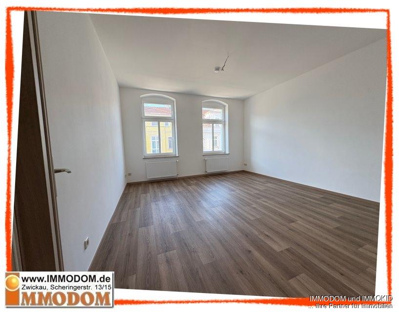 2-Zimmer-Wohnung, NEU RENOVIERT, zu vermieten! Garage bzw. PKW-Stellplatz im Hof möglich - Photo 1