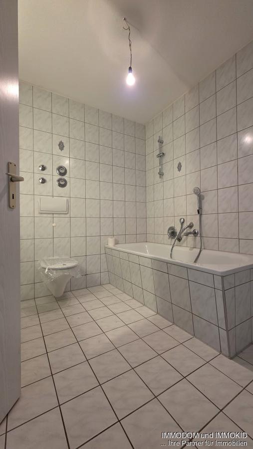 3-Zimmer-Dachgeschoss-Wohnung, mit neuer EINBAUKÜCHE, zu vermieten! - Photo 3