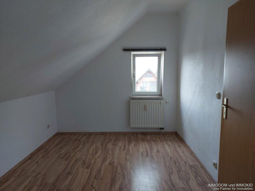 2-Zimmer-Dachwohnung in Friedrichsgrün mit Einbauküche und LAMINAT! - Photo 3