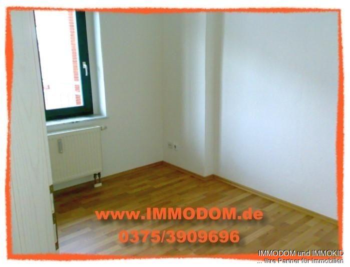 2,5-Zimmer-Wohnung mit großen BALKON und LAMINAT im Zentrum Zwickaus zu vermieten! - Photo 2