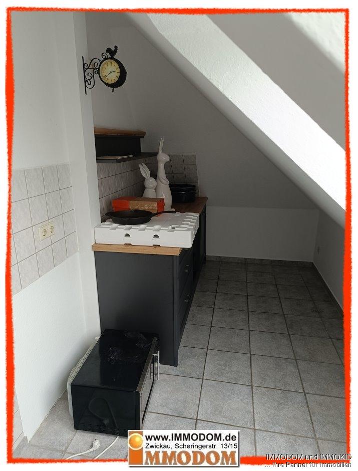 3-Zimmer-Wohnung im Dachgeschoß und mit BALKON in Zwickau-Niederplanitz zu vermieten! - Photo 1