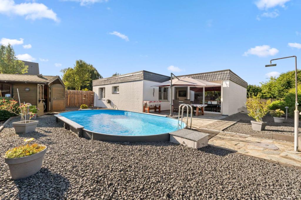 Pool - Patrick Pfeiffer Immobilien Straelen