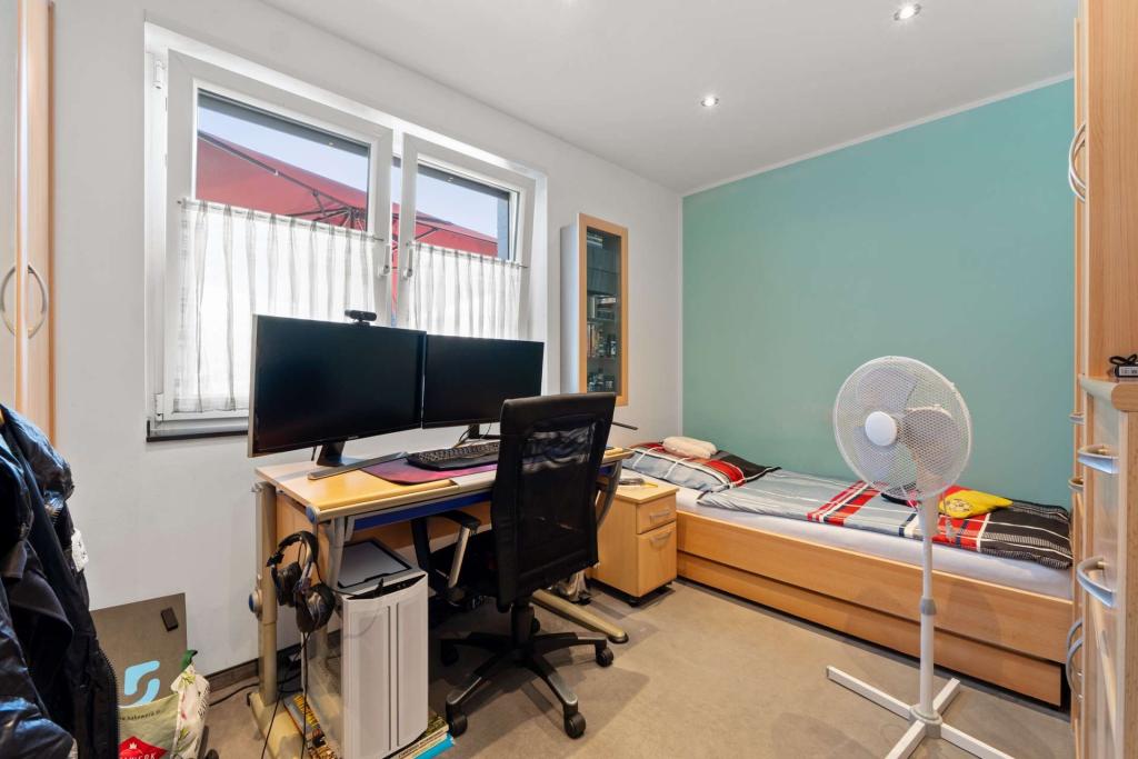 Kind 2 / Arbeit - Patrick Pfeiffer Immobilien Straelen