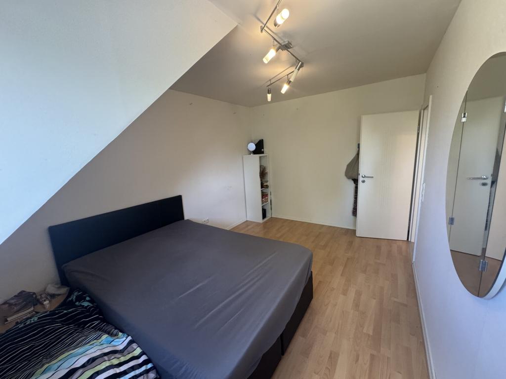 Viel Platz für die Familie – Doppelhaushälfte mit Garten und Garage - Photo 3