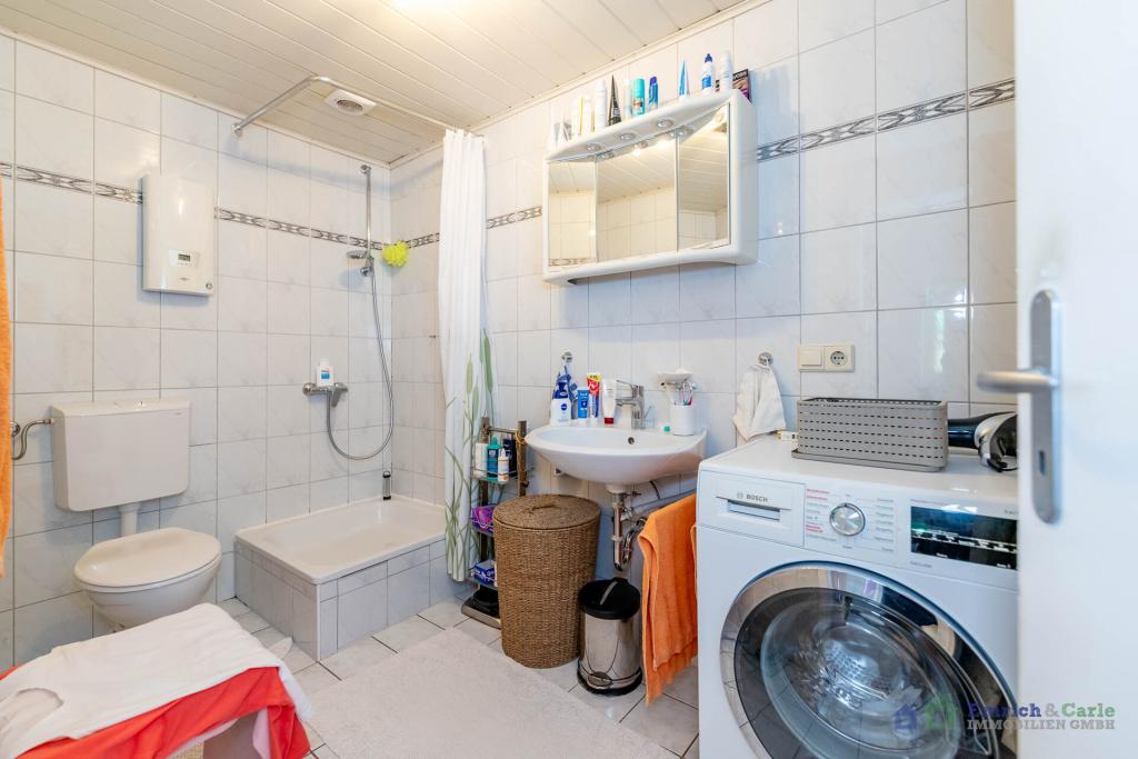 Duschbad OG Haus Nr. 7 Nebengebäude (vermietet)